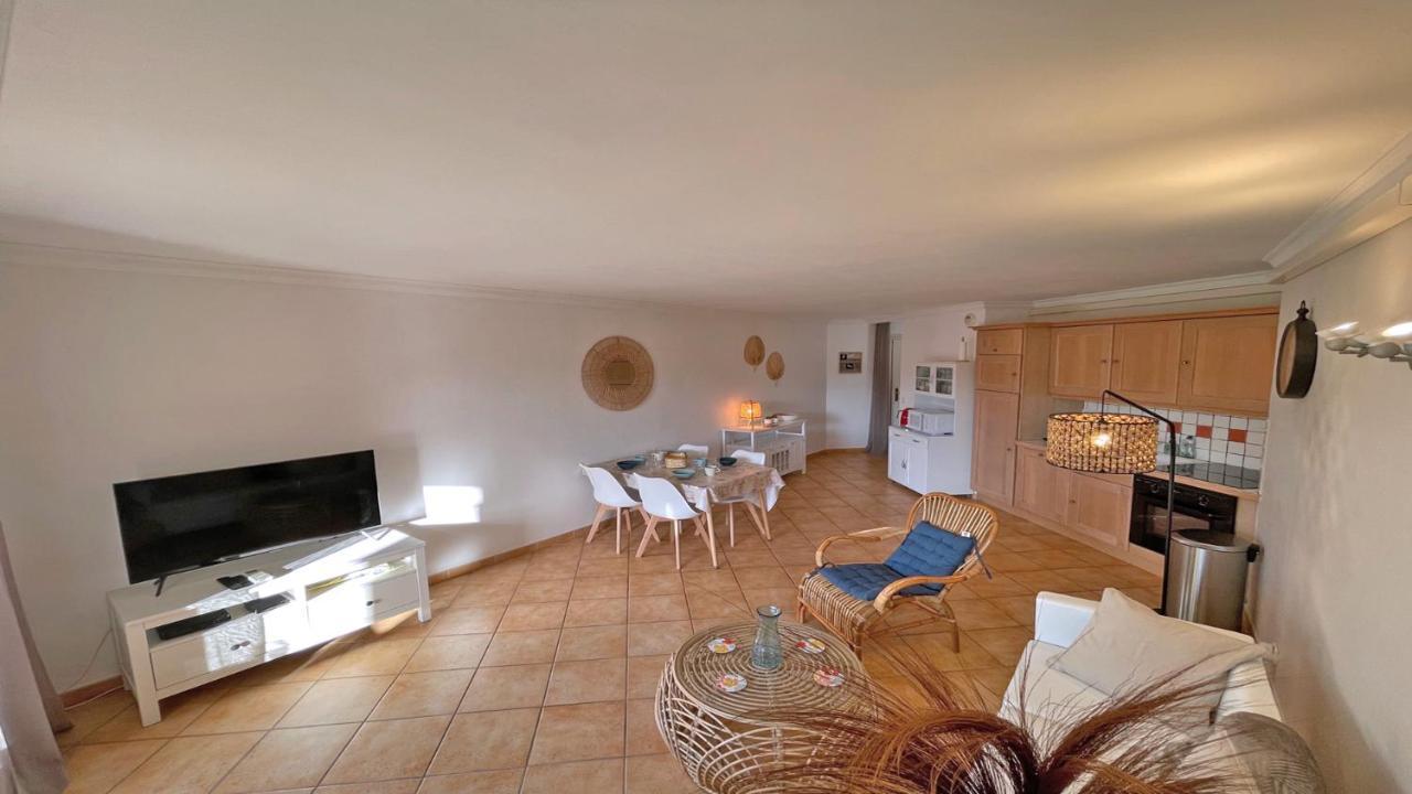 Appartement Les Pins Bleus A8 Sainte-Maxime Esterno foto